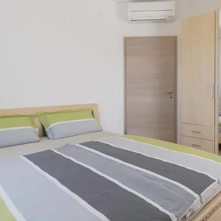 Holiday home 3 Bedroom Awesome In Liznjan