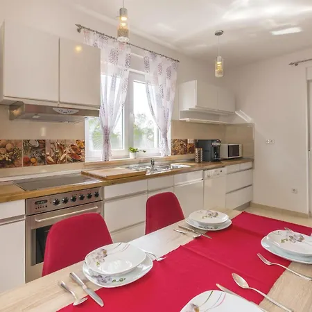 Holiday home 3 Bedroom Awesome In